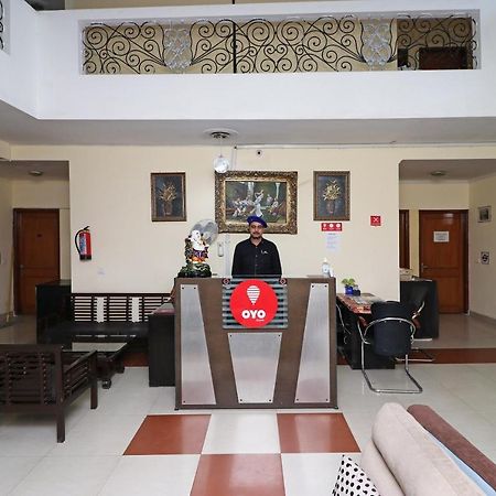 Oyo 6608 Sector 56 Hotel Badshahpur Kültér fotó
