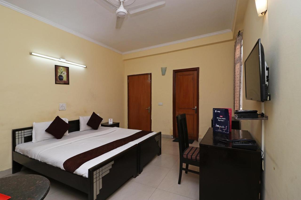 Oyo 6608 Sector 56 Hotel Badshahpur Kültér fotó