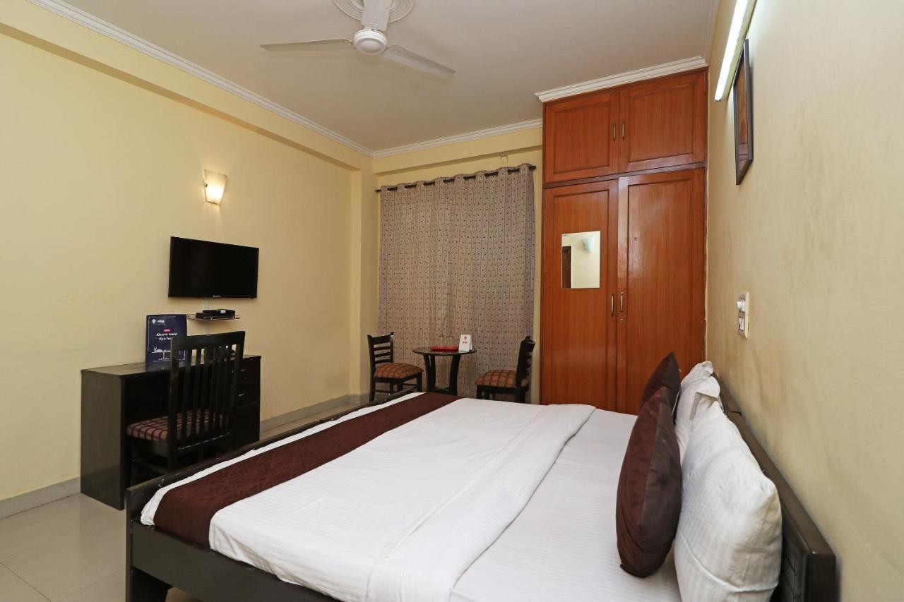 Oyo 6608 Sector 56 Hotel Badshahpur Kültér fotó