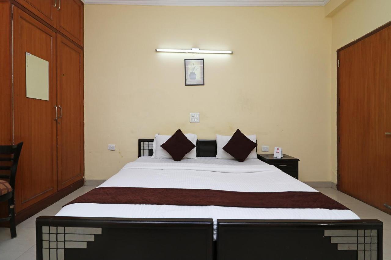 Oyo 6608 Sector 56 Hotel Badshahpur Kültér fotó