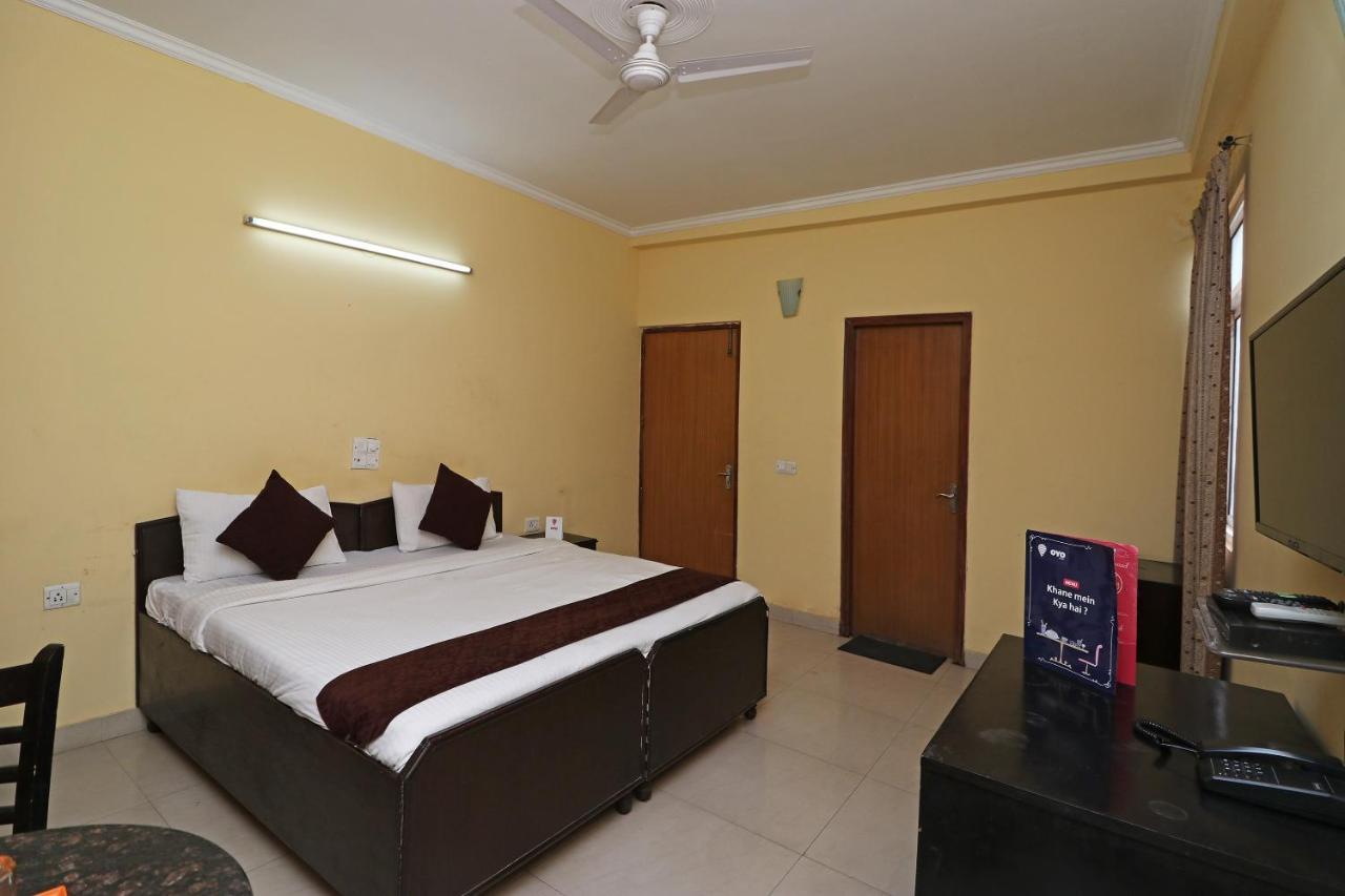 Oyo 6608 Sector 56 Hotel Badshahpur Kültér fotó