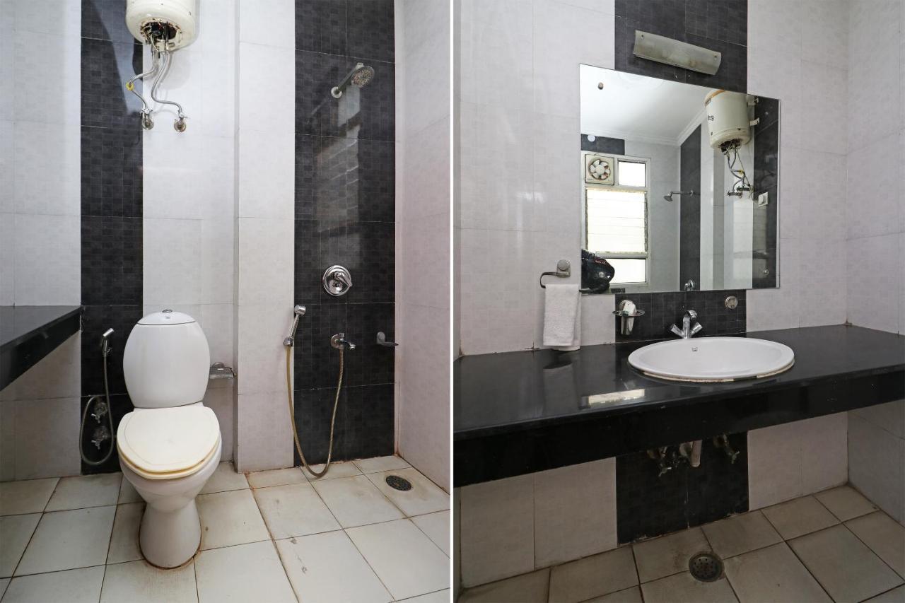 Oyo 6608 Sector 56 Hotel Badshahpur Kültér fotó